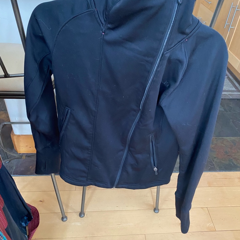 Avalanche Black Jacket Size Small - image 2